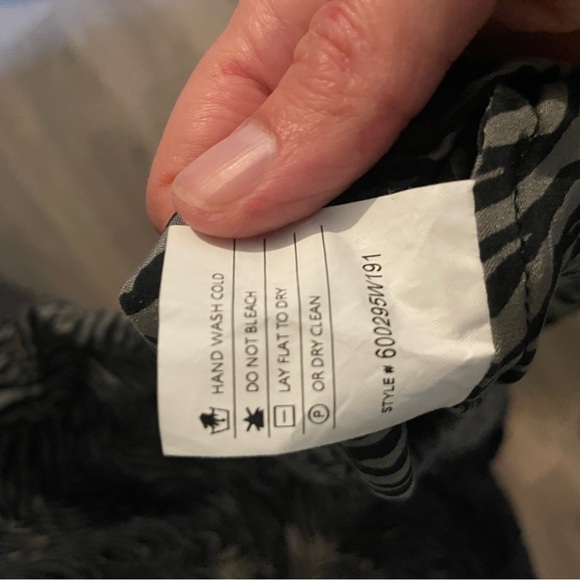 Black and Gray Zebra Print Blouse, XS, Silk - Picture 10 of 11